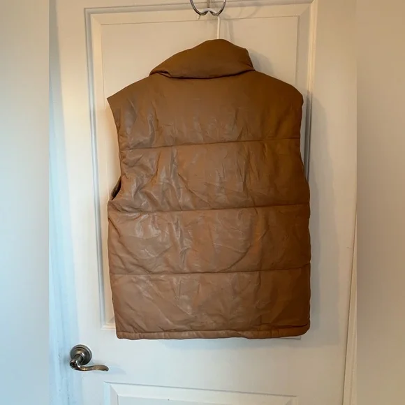 Abercrombie & Fitch Tan Puffer Vest - Picture 6 of 6